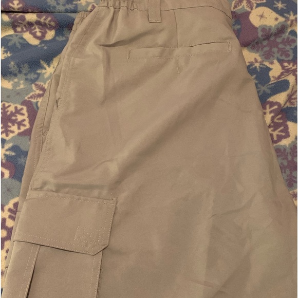 MEMBER'S PROPERTY MENS SHORTS - Picture 2 of 8